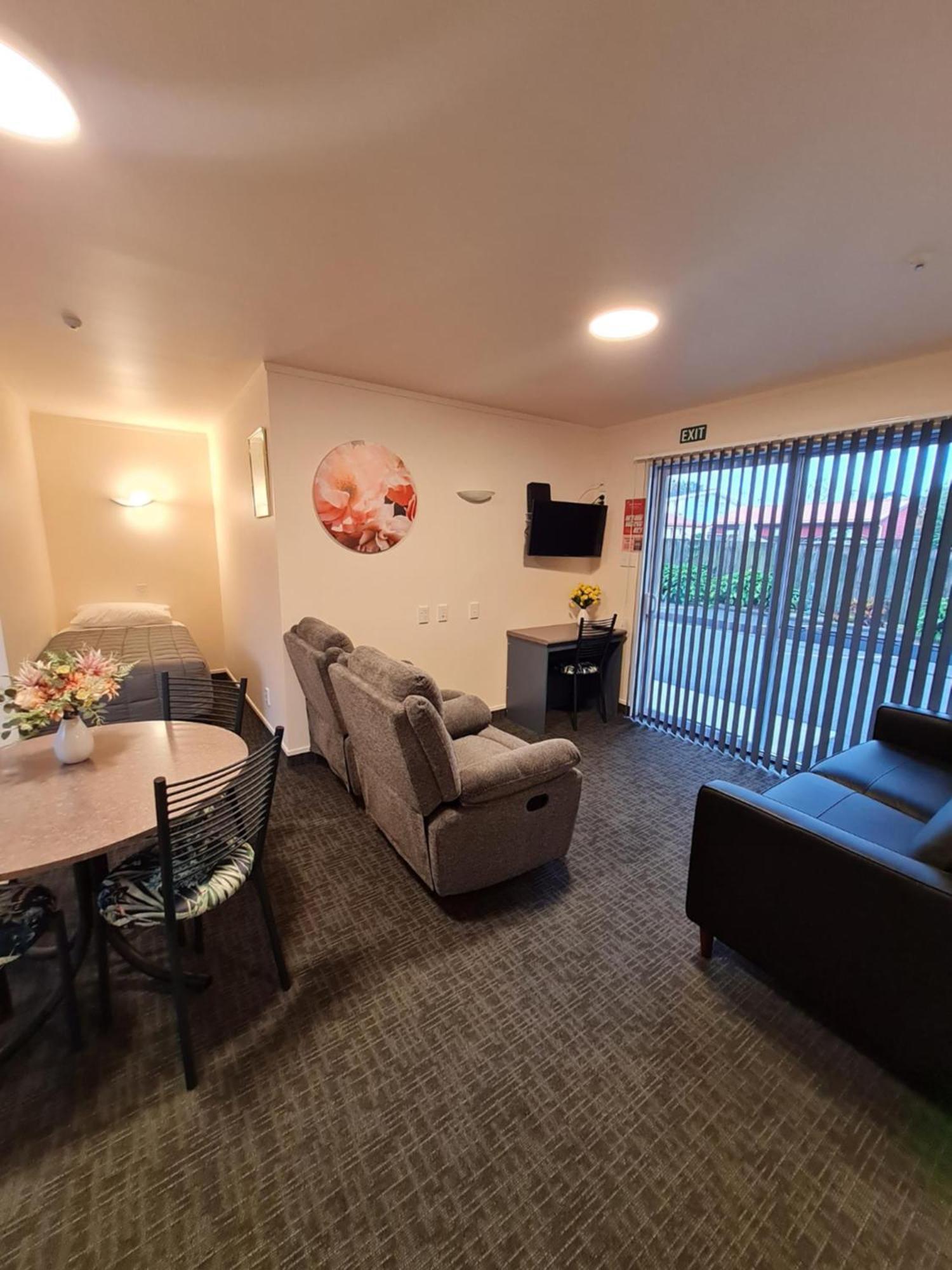 Avenue Heights Motel Whangarei Buitenkant foto