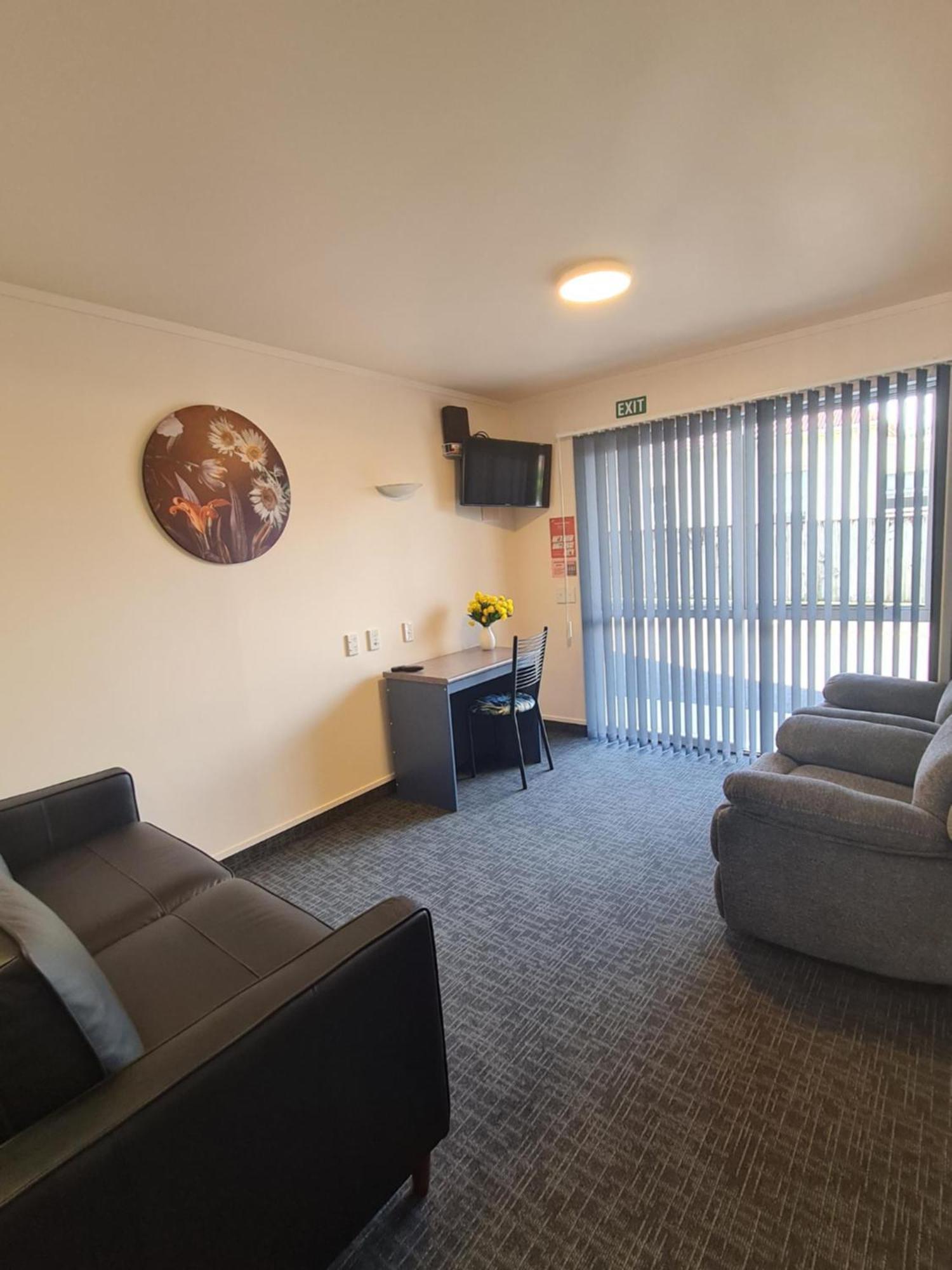 Avenue Heights Motel Whangarei Buitenkant foto