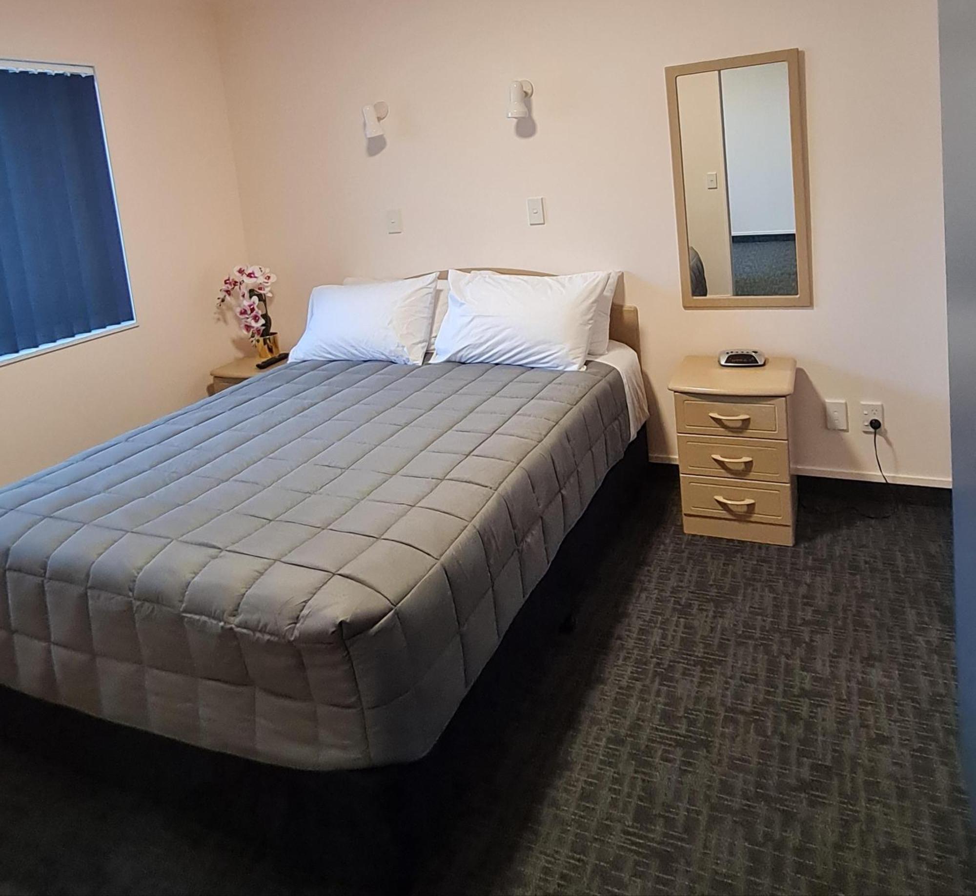 Avenue Heights Motel Whangarei Buitenkant foto