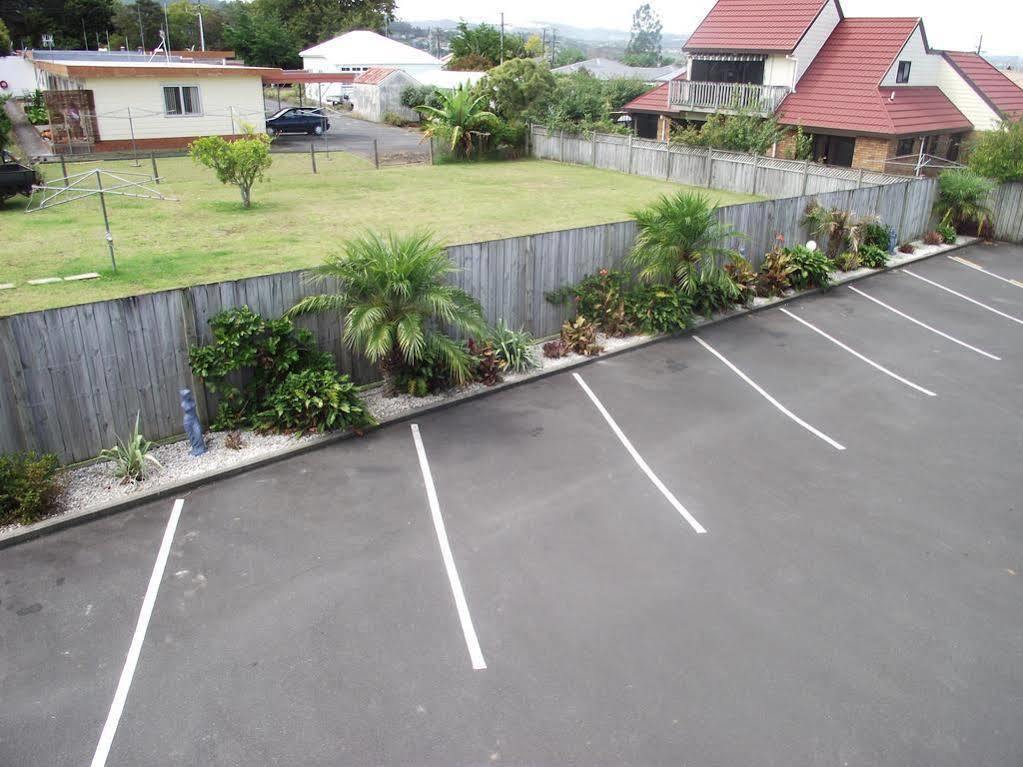 Avenue Heights Motel Whangarei Buitenkant foto
