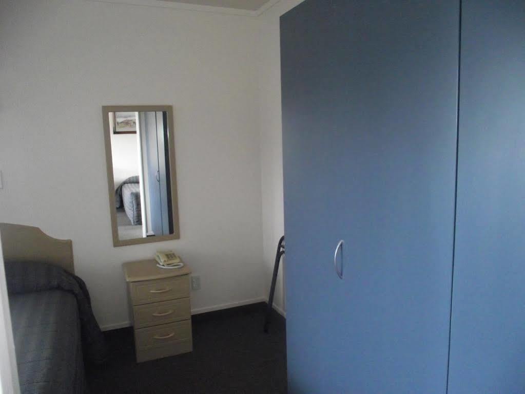 Avenue Heights Motel Whangarei Buitenkant foto