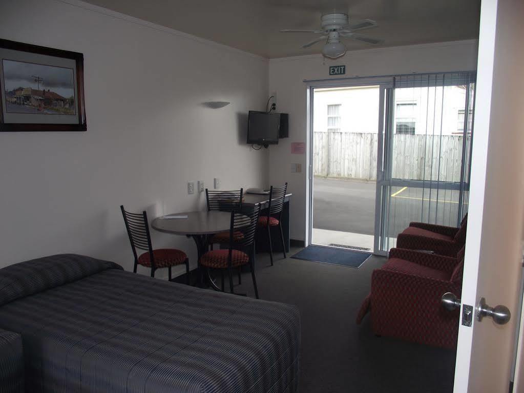 Avenue Heights Motel Whangarei Buitenkant foto